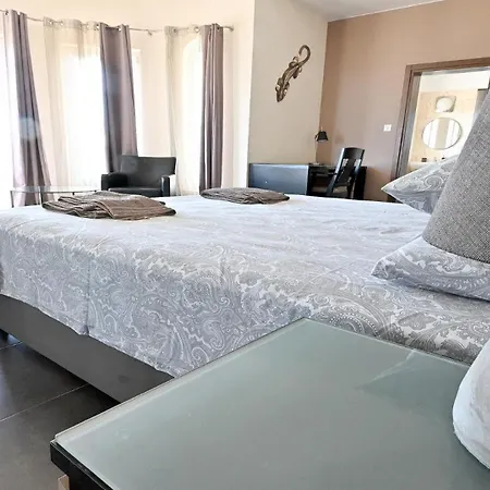 Ivory Mansion
