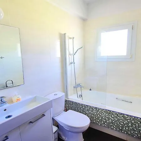 Ivory Mansion * Coral Bay