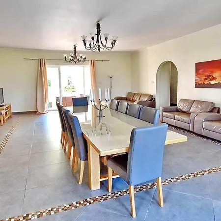 Ivory Mansion * Coral Bay